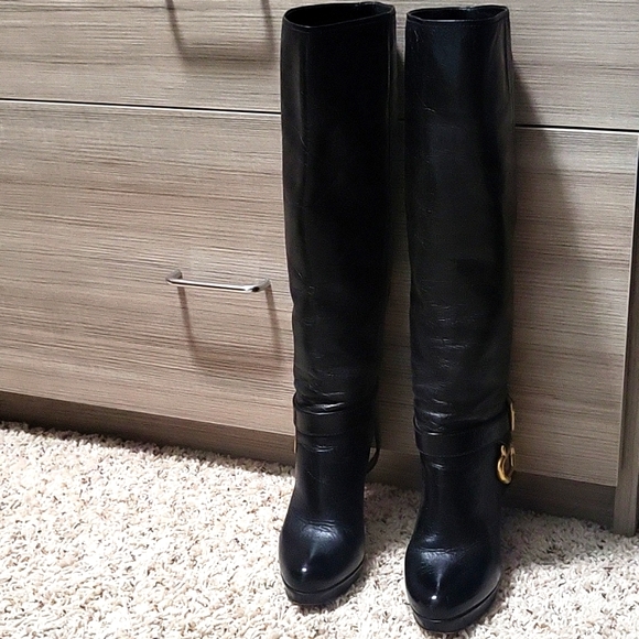 Prada boots with prada removable buckle size 35 - Picture 3 of 14